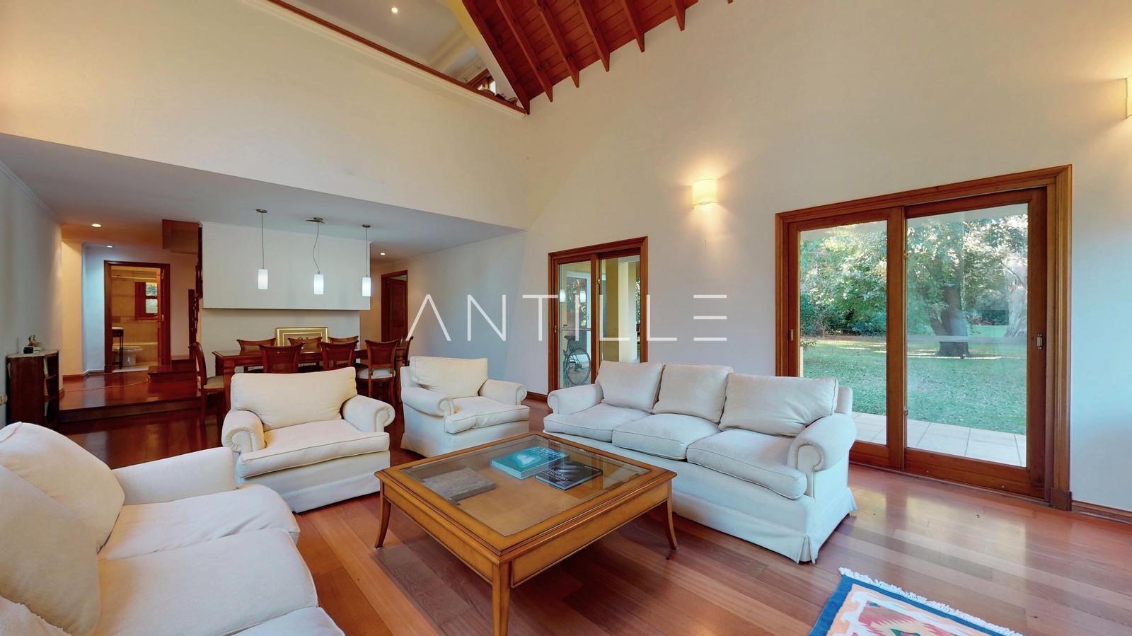 LIVING 2 CASA EN ABRIL CLUB DE CAMPO, HUDSON