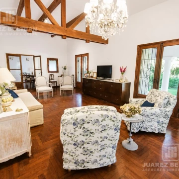 ALQUILER Excepcional Casa en uno de los mejores lugares del Gol de Villa Allende