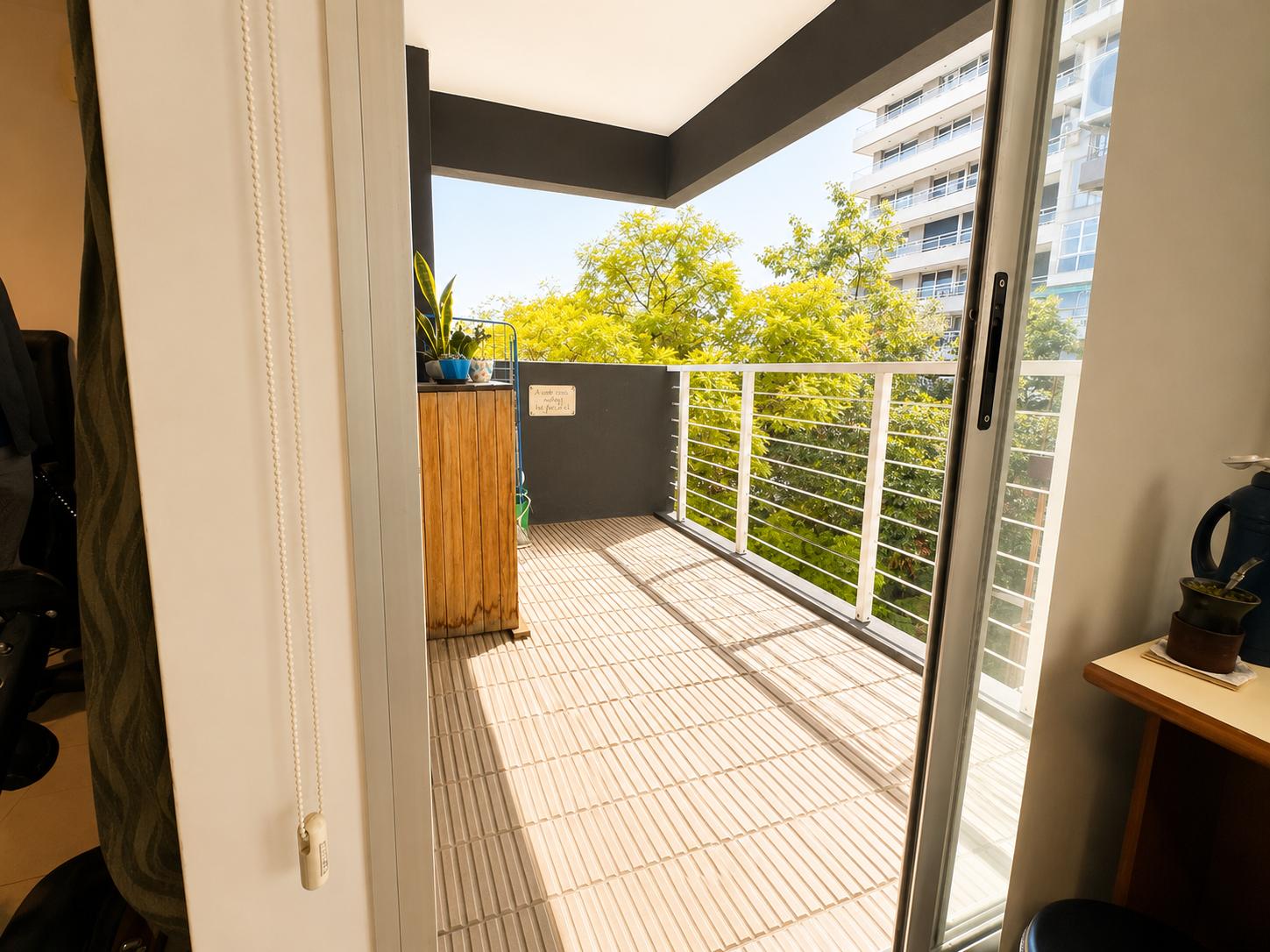 balcon con vista al frente y al lateral