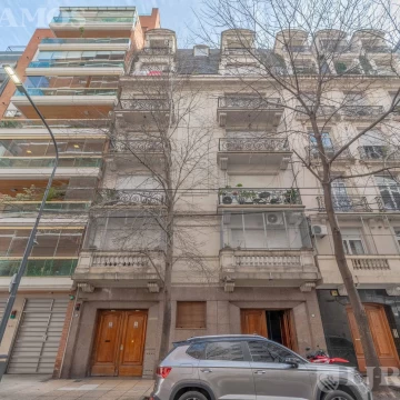 VENTA. SEMIPISO IMPECABLE BARRANCAS DE BELGRANO CON COCHERA E.