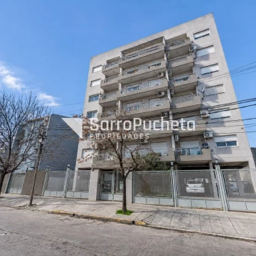 Venta departamento 2 ambientes con balcón en Morón Centro