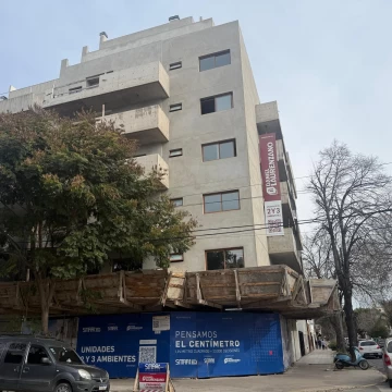 Semipiso de 3 ambientes al frente con balcón aterrazado | Villa Devoton