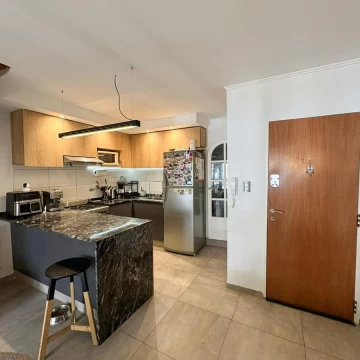 Departamento por escalera de 2 dormitorios en venta - Rosario, Nuestra Señora de Lourdes