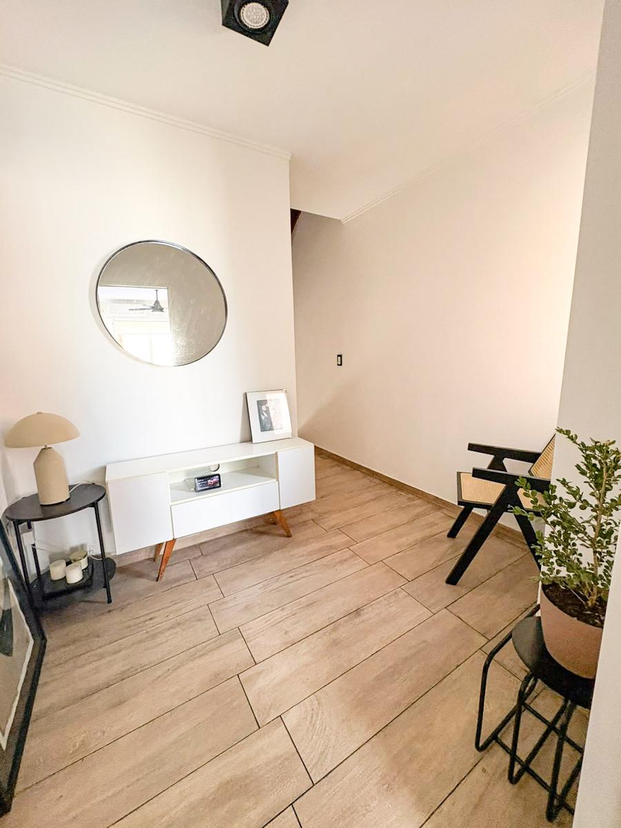 Departamento por escalera de 2 dormitorios en venta - Rosario, Nuestra Señora de Lourdes