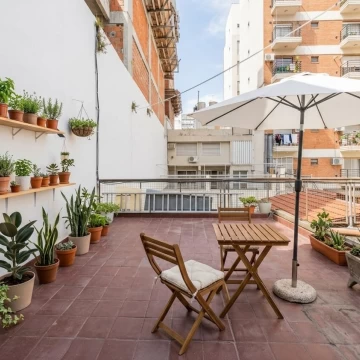 VENTA PH 3 AMBIENTES A REFACCIONAR EN ALMAGRO. SIN EXPENSAS. TERRAZA. QUINCHO. QUINCHO Y TERRAZA PROPIA