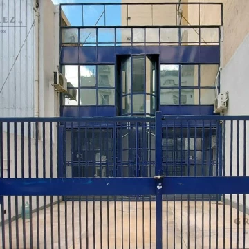 Local / Oficina / Depósito en Av. Independencia – 350 m² + 70 m² descubiertos