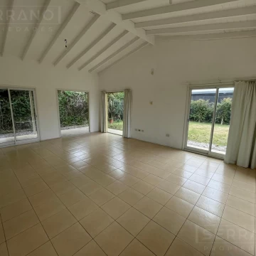 Casa en Venta 5 Ambientes, Apta Credito, Barrio Atardecer – Rincón de Milberg