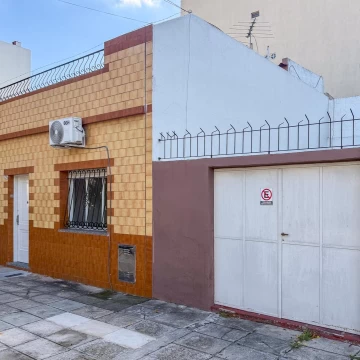 Casa 3 amb lCocheras ,terraza y ampliacion l Venta, Urquiza