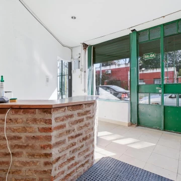 Local | Alquiler en Devoto | Excelente zona
