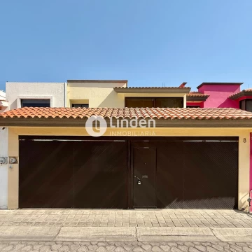 CASA EN RENTA EN FRACCIONAMIENTO FUENTES DE ANGELÓPOLIS, ZONA ANGELÓPOLIS