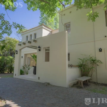 CASA Moderna a ESTRENAR Barrio Saint Matthews. Pilar. Lote 850 m2