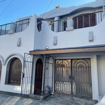 Casa en  Venta 4 amb con fondo libre en Lanus Oeste