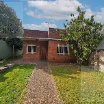 Venta Casa en Villa Martelli - 3 Dormitorios, Jardín, Apto Crédito, Vivienda o uso comercial