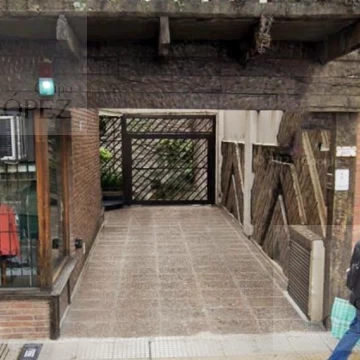 Venta Cochera cubierta en Vicente Lopez con baulera