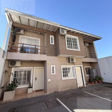 Venta Duplex en Munro - 3 ambientes con cochera, patio, parrilla, jardín, APTO CRÉDITO