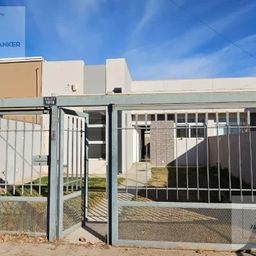 VENTA CASA 3 AMBIENTES TODA EN PLANTA B° PERTICONE.
