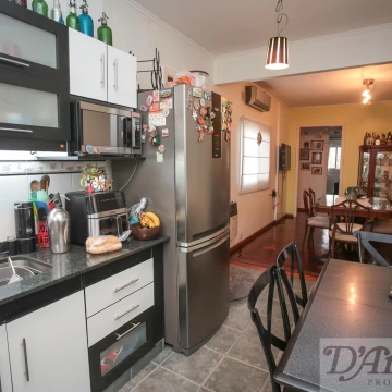 Muy buen PH de 4 Ambientes con Quincho Parrilla y Terraza. Reciclado casi en su totalidad