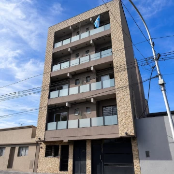 VENTA DEPARTAMENTO 2 AMB. LANUS COCHERA CUBIERTA BALCON