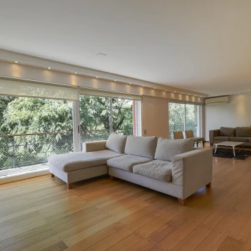 Venta Departamento Semipiso 4 Ambientes con Balcón y Cochera en Palermo