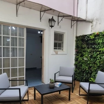 SIN EXPENSAS Triplex en venta c/cochera, patio, terraza techada en Villa Urquiza