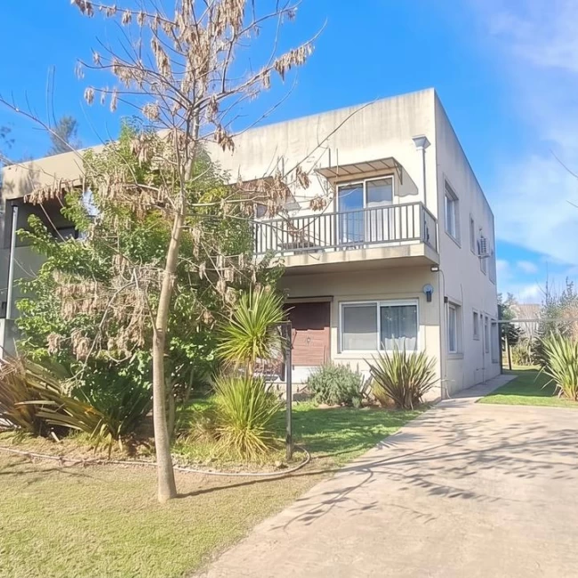 Casa 4 AMB PILETA en Ingeniero Maschwitz alquiler
