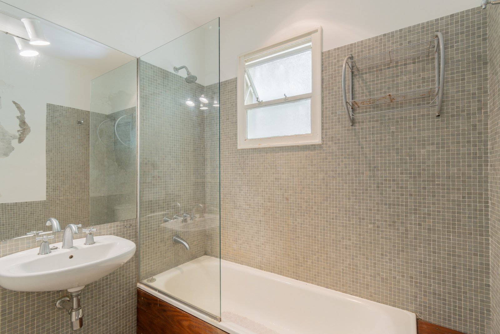 Baño Principal Planta Alta