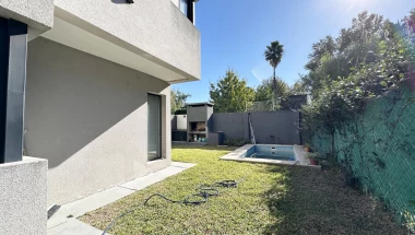 Casa en Venta, Fisherton, Rosario, 2 dormitorios c-cochera y patio