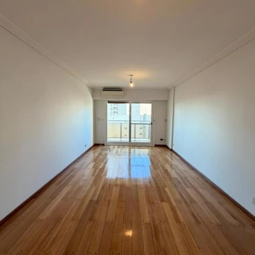 Departamento 3 Ambientes con Dependencia en La Isla de Olivos | Cochera, Pileta y Balcón
