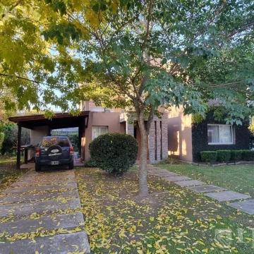 Casa en en Venta pilar