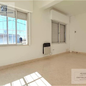 Oficina/Departamento, excelente ubicación, Centenario.