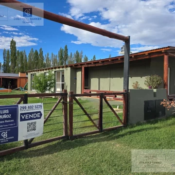 VENTA DE 3 PROPIEDADES MAS PILETA Y QUINCHO.