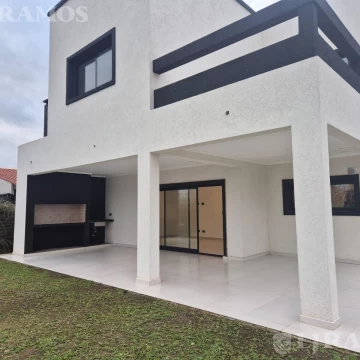 VENTA ! CASA a ESTRENAR ! Barrio San Pablo, Pilar -  DC