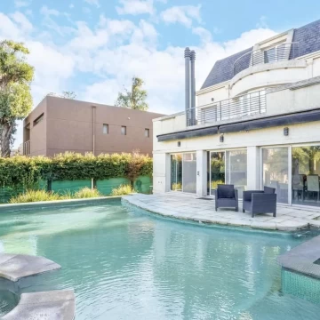 Venta Casa 4 Ambientes en Barrio Cerrado Reserva Dorrego Quilmes Pileta