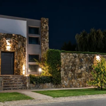 Casa en Venta - Frente a Dalvian Barrio Alta Mendoza