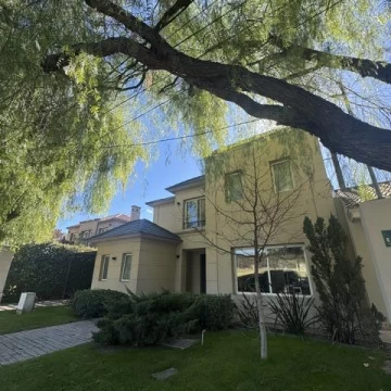 Casa en Venta en Club de Campo - Guaymallén