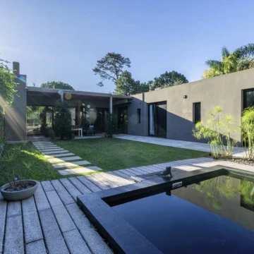 Casa en Alquiler de temporada y venta en barrio privado Punta del Este