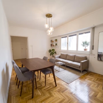 Departamento en Venta en Caballito. 3 ambientes. Contrafrente Muy luminoso.