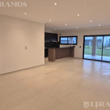 VENTA ! CASA a ESTRENAR ! Barrio San Pablo, PILAR - DC
