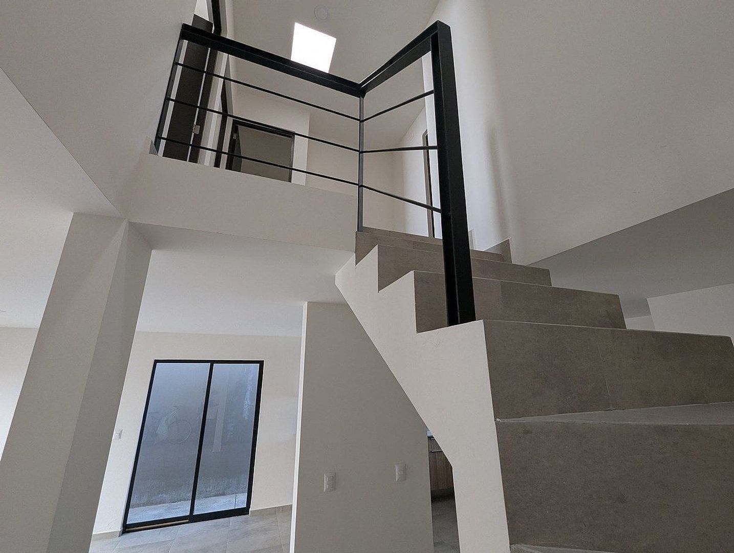 EB-WG9583 (9).jpg