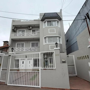 Alquiler 2 ambientes con terraza propia