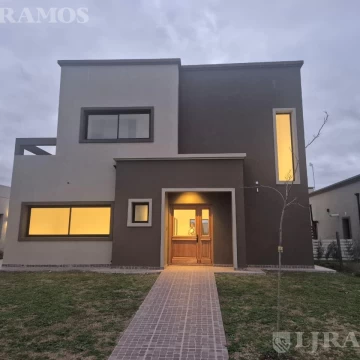 VENTA ! CASA a ESTRENAR !  Barrio San Pablo, Pilar - DC