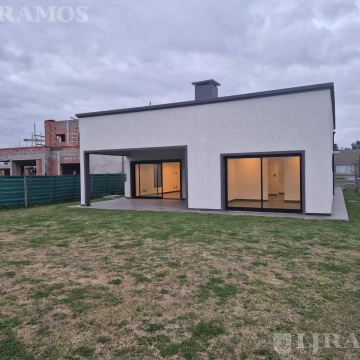 VENTA ! CASA a ESTRENAR ! Barrio San Pablo, Pilar - DC