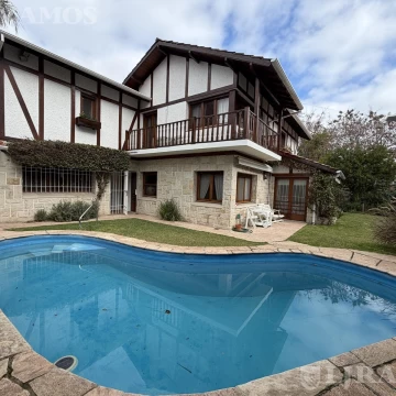 IMPECABLE CASA ESTILO INGLES EN EL EXCLUSIVO BARRIO PARQUE AGUIRRE