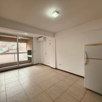 Av. Francia 2485 - Departamento Monoambiente Dividido Semi Amoblado En Alquiler - Rosario