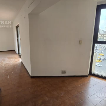 Depto de 1 dormitorio y medio - Gran balcón terraza vista a fuente de Patio Olmos