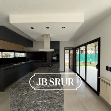 Casa en  Venta en Las Cañitas Barrio Privado de 2 Dormitroios a Estrenar