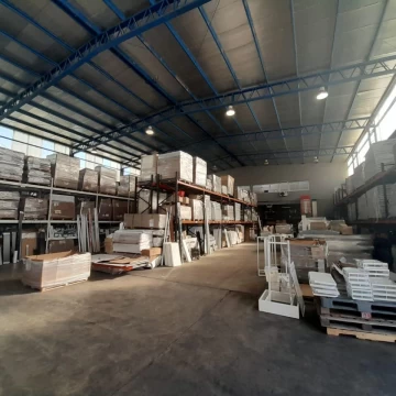 Excelente Depósito con oficinas 1.275 m2 - Area de Promoción El Triángulo