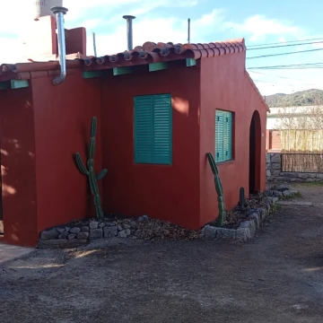 Casa reciclada a nuevo en calle Alberdi