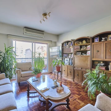 Venta de Departamento 3 Ambientes con Vestidor, Escritorio, Cochera y Baulera