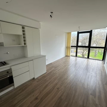 Venta departamento 2 ambientes zona Chauvin con balcon y parrilla